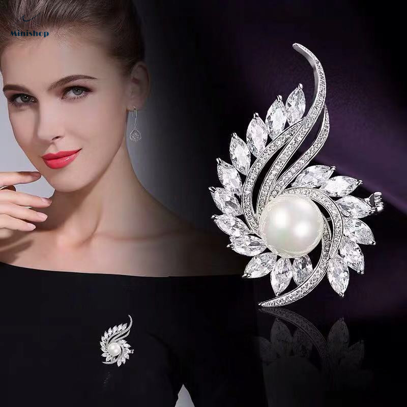 Korean Version  Dumb Brooch Women Flower Modeling Simple Small Fresh Style Crystal Brooch