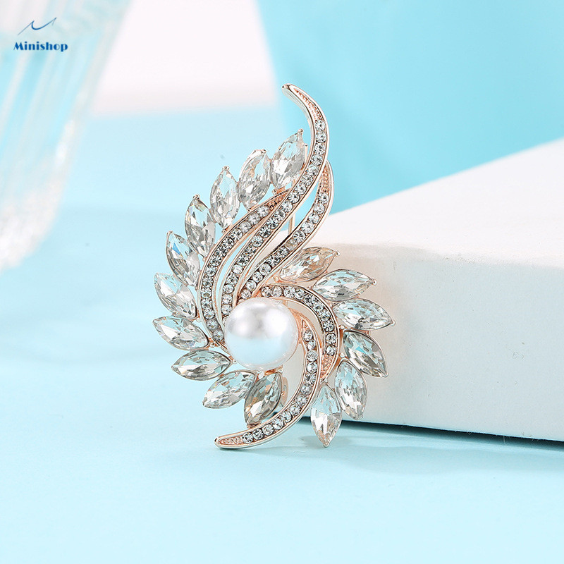 Korean Version  Dumb Brooch Women Flower Modeling Simple Small Fresh Style Crystal Brooch