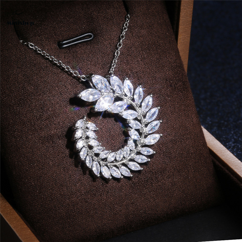 Women New Fashion Zircon Diamond Pendant Leaf Necklace with Clavicular Chain Luxury Lady Necklace