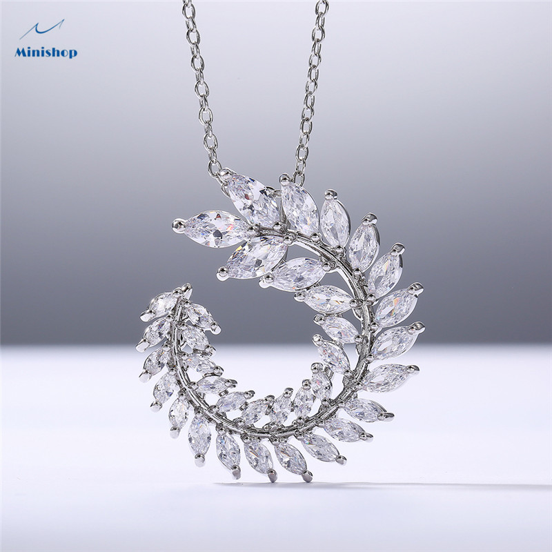 Women New Fashion Zircon Diamond Pendant Leaf Necklace with Clavicular Chain Luxury Lady Necklace