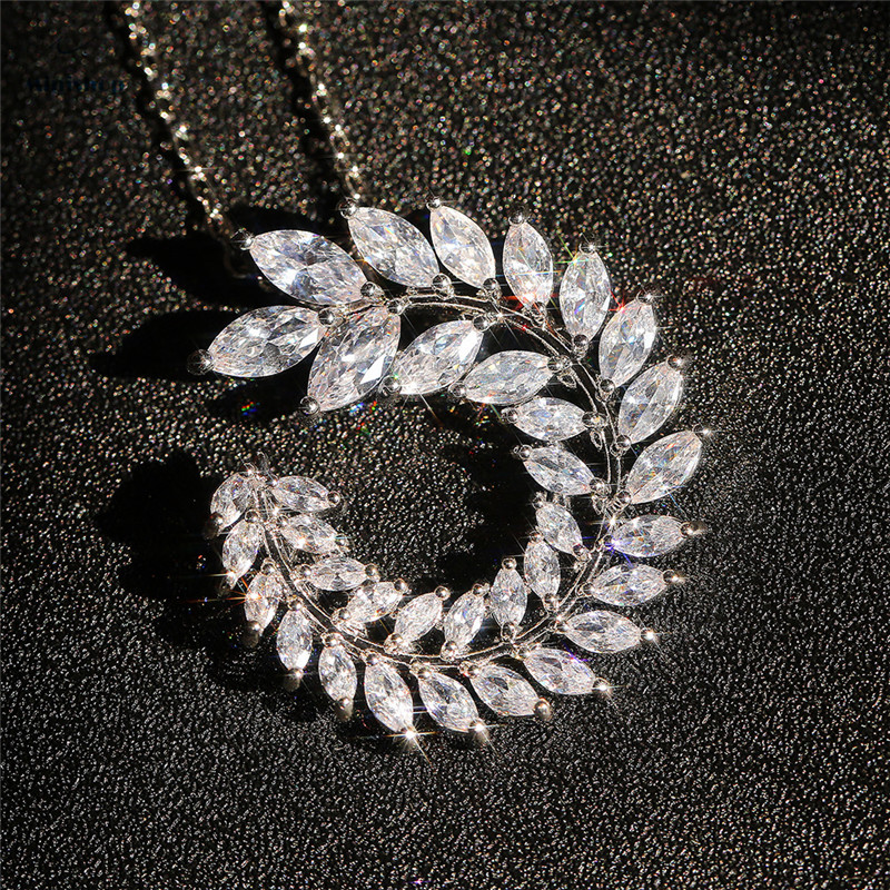 Women New Fashion Zircon Diamond Pendant Leaf Necklace with Clavicular Chain Luxury Lady Necklace