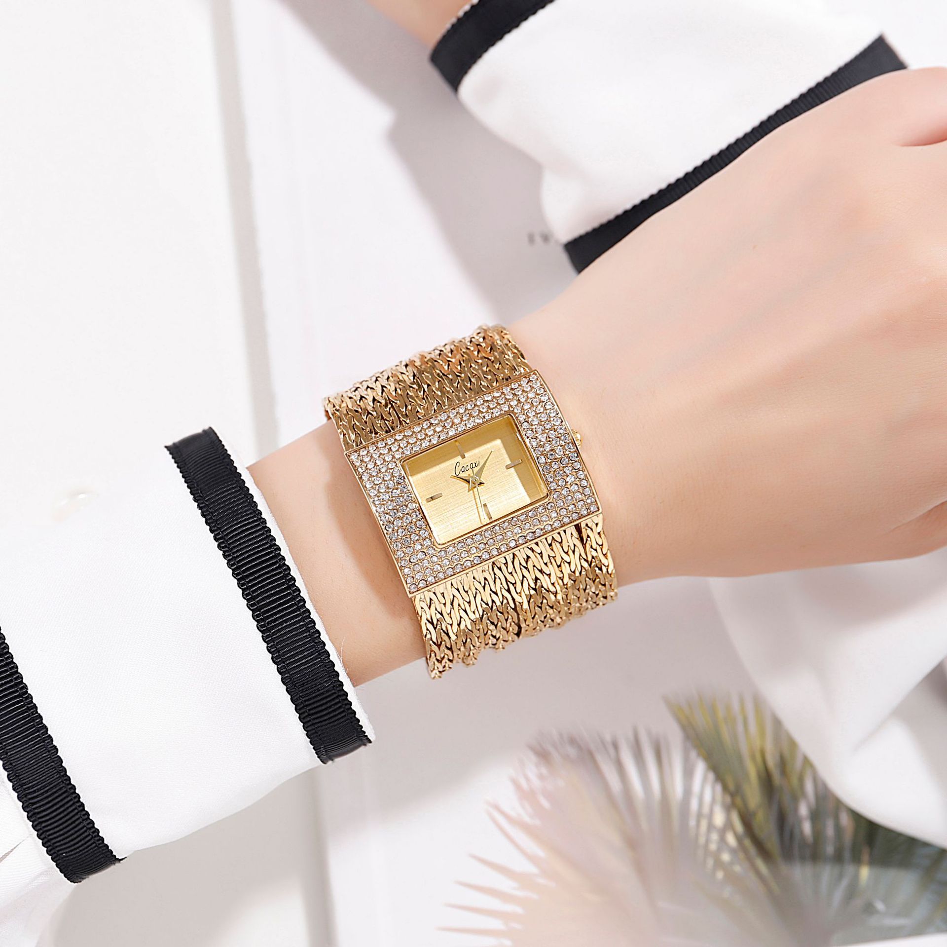 Women New Fashion Watch Lady Square Bracelet Diamond Watch Daily Waterproof OL Watches Party Watch