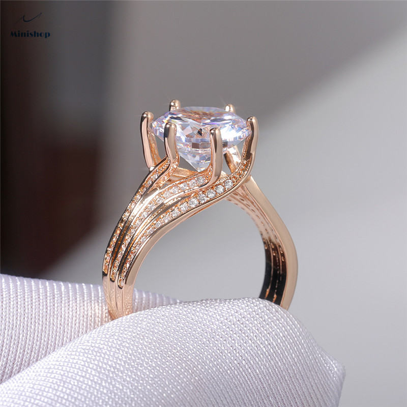 Fashion Diamond High Grade 3A Zircon Engagement Ring Lady Classic Six Claw Gold Wedding Ring Jewelry