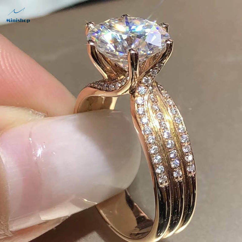 Fashion Diamond High Grade 3A Zircon Engagement Ring Lady Classic Six Claw Gold Wedding Ring Jewelry