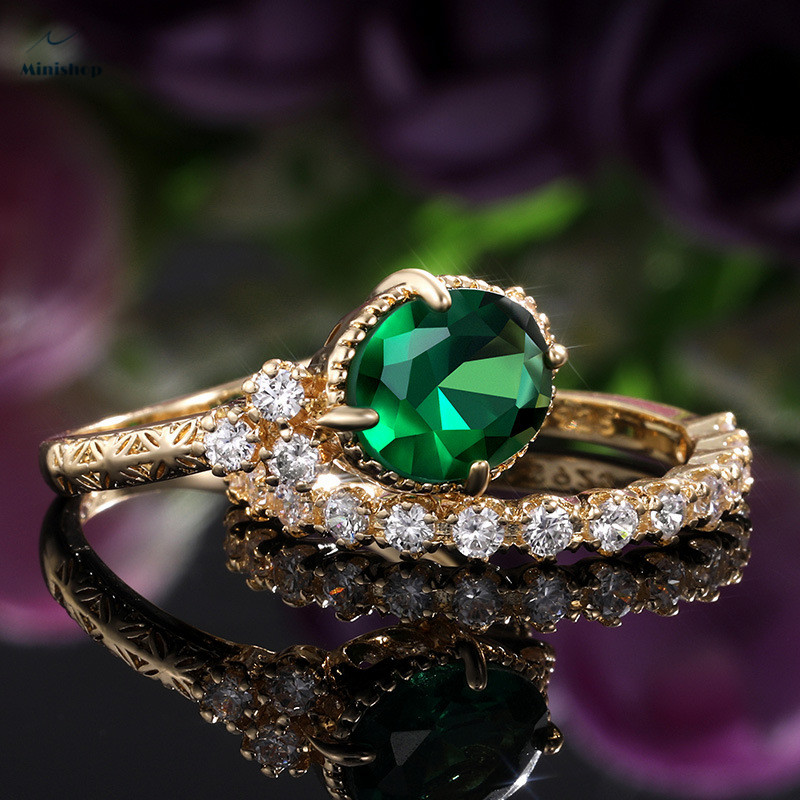 Lady Fahsion Gold-plated Micro-zircon Green Diamond Ring  Simple Couple Engagement Wedding Ring
