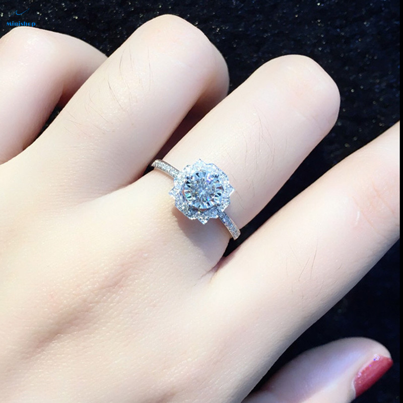 Lady New Exquisite Zircon Engagement Ring Square Diamond Ring Luxury Wedding Jewelry