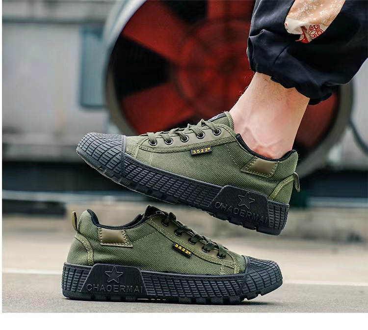 Large size men's sports shoes, anti slip and wear-resistant work shoes, low top canvas shoes, breathable and deodorizing rubber shoes, fashionable men's shoes. 43,Green