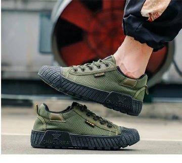 Large size men's sports shoes, anti slip and wear-resistant work shoes, low top canvas shoes, breathable and deodorizing rubber shoes, fashionable men's shoes. 42,Green