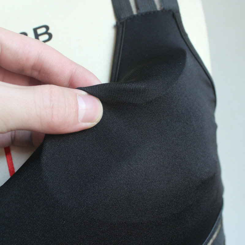 Pretty lady cross back high elastic breathable yoga bra high impact quick dry sports bra