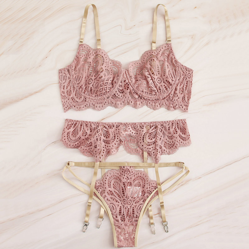 Women&apos;s erotic special three piece suit Scalloped Floral Lace Garter Lingerie Set