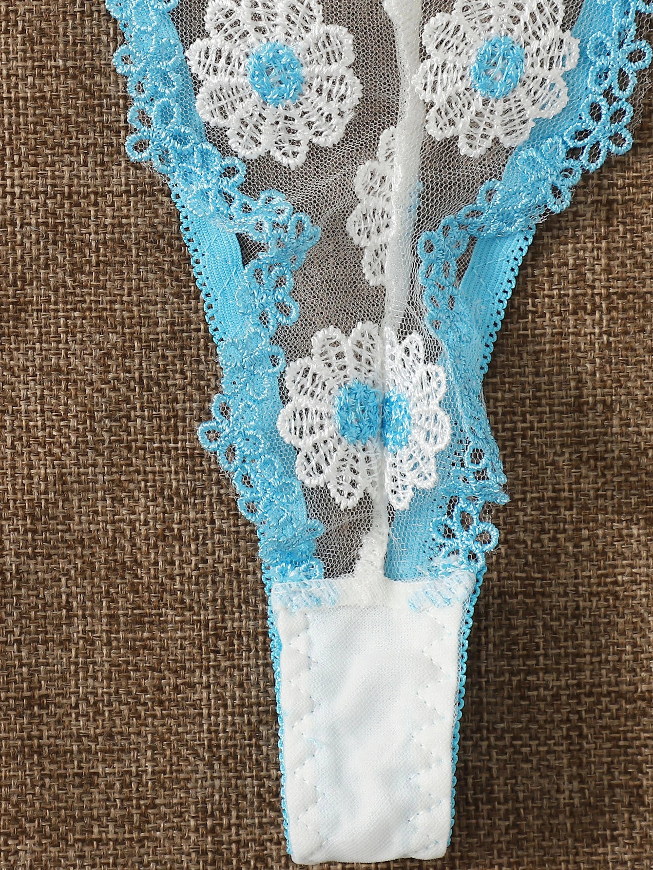 The latest fashion Daisy embroidery women&apos;s sexy mesh Underwear Lingerie Set