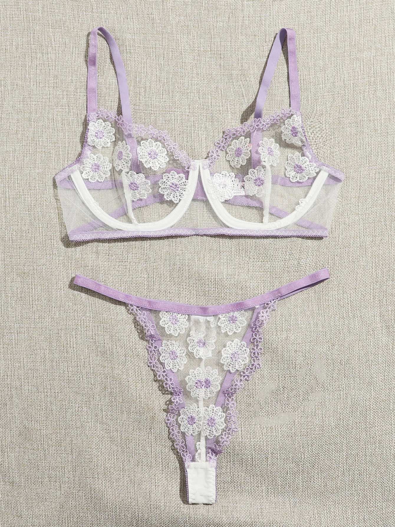 The latest fashion Daisy embroidery women&apos;s sexy mesh Underwear Lingerie Set