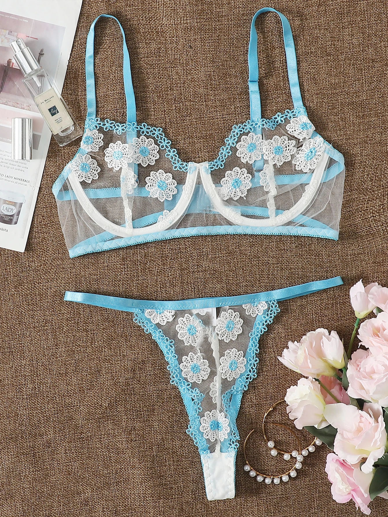 The latest fashion Daisy embroidery women&apos;s sexy mesh Underwear Lingerie Set