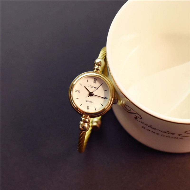 Sales Women Watches Small Gold Bangle Elegant Watches Stainless Steel Retro Lady Quartz Watches