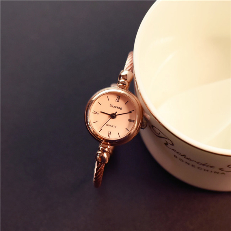Sales Women Watches Small Gold Bangle Elegant Watches Stainless Steel Retro Lady Quartz Watches