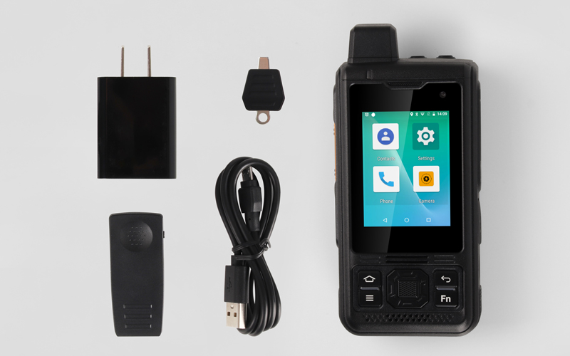2.4 Inch touch screen IP68 Waterproof 4G LTE POC SOS Button WIFI walkie talkie zello Android 8.1 phone Radio SOS Android Phone with NFC UNIWA B8000