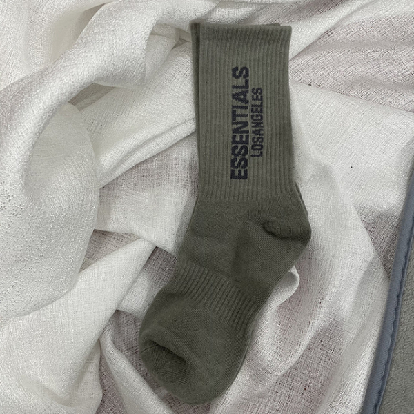 5PCS New European and American spring and autumn hip-hop fashion socks personality male alphabet socks sports