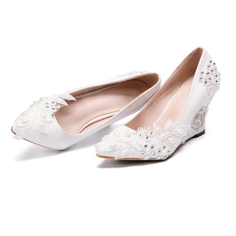 Women's 1 pair of soft skin, shallow mouth, pointed slope, and flashing lace wedding shoes, white 43