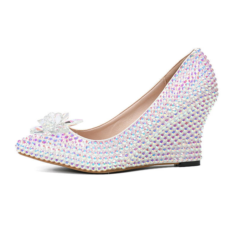 Women&apos;s high heels, color diamond, crystal wedding shoes, tip, shallow crystal banquet shoes.
