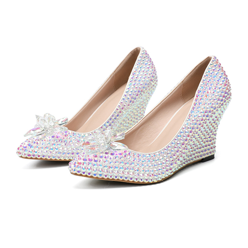 Women&apos;s high heels, color diamond, crystal wedding shoes, tip, shallow crystal banquet shoes.