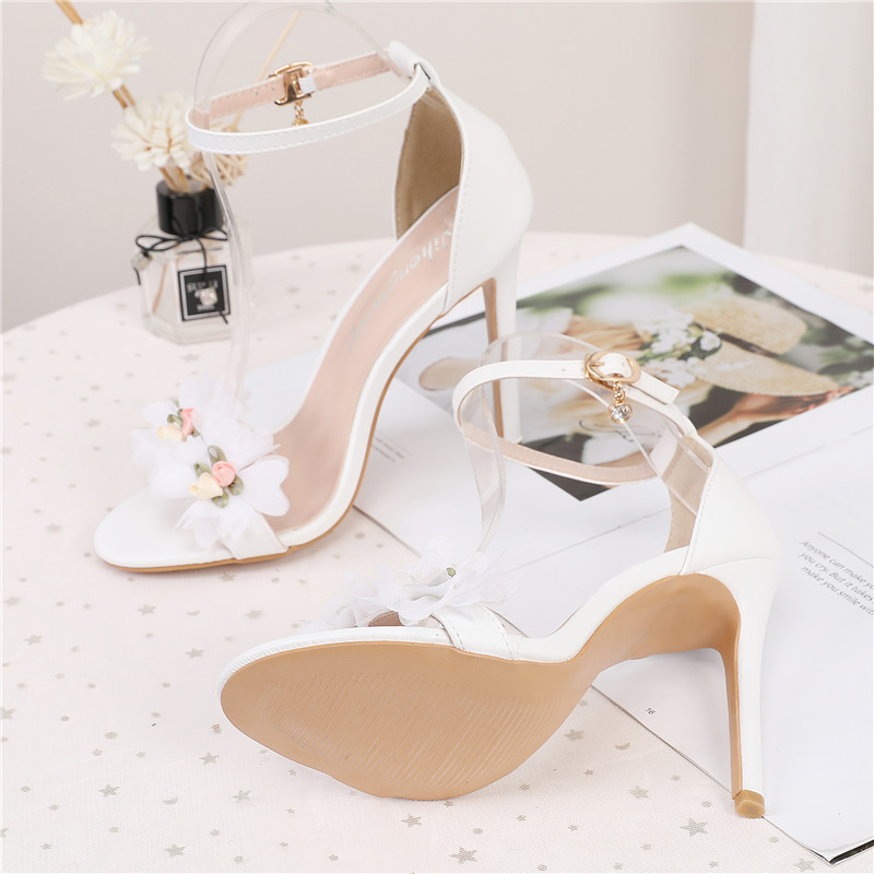 Limited time sales fashion high heel sandals white button shoes Roman shoes flowers