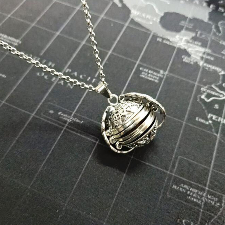 Fashion Expanding photo Locket Necklace Ball Locket Wing Design With long chain 4 Slots Pictureframe