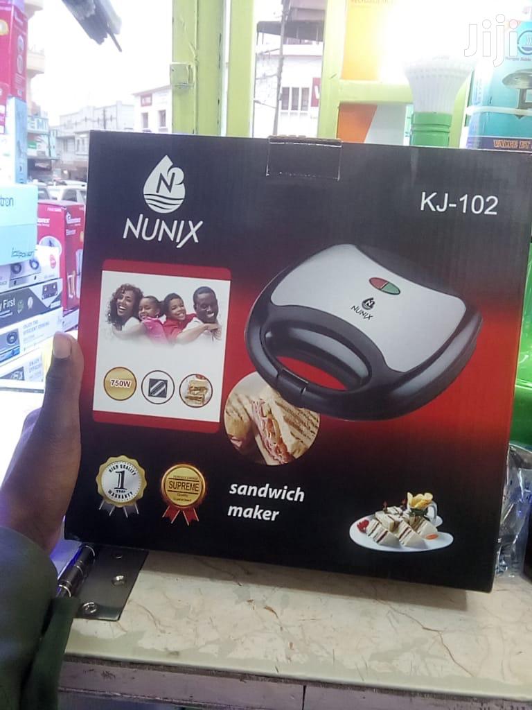Nunix KJ-102 - Sandwich Maker-Non stick cooking plates for easy cleaning  1 Year Warranty