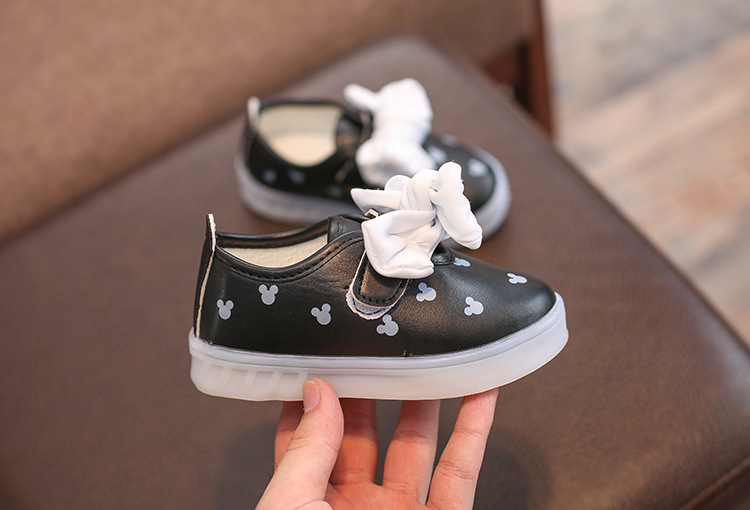 LED Light Kids Baby Infant Girls Bowknot Luminous Shoes Sneakers Casual Wear Slip On Leather Shoes