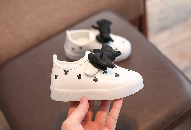 LED Light Kids Baby Infant Girls Bowknot Luminous Shoes Sneakers Casual Wear Slip On Leather Shoes
