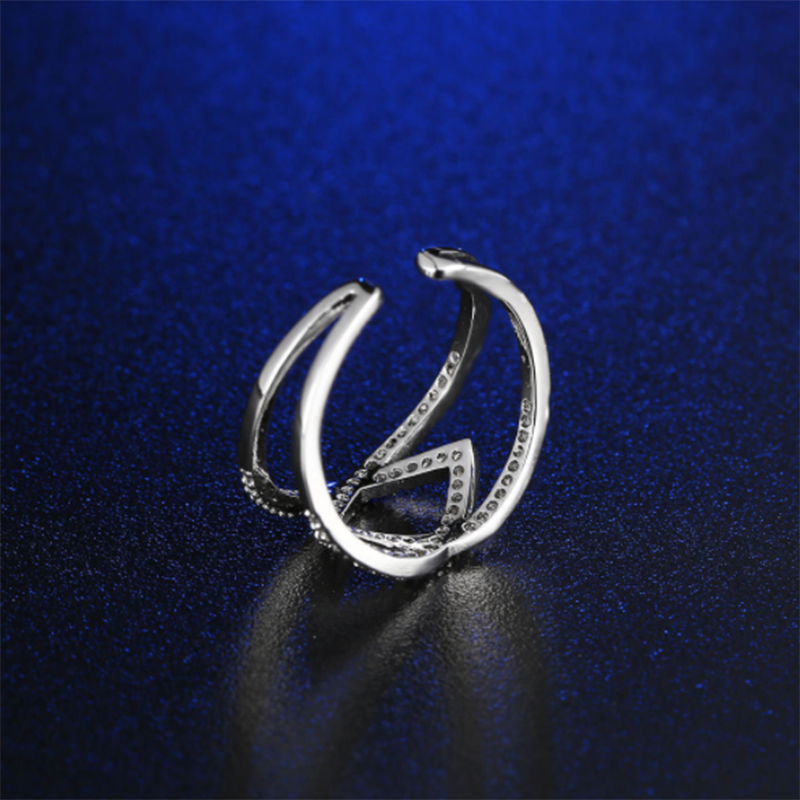 Exquisite diamond-studded zircon opening couple ring (female)
