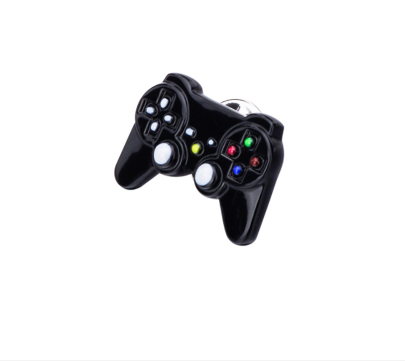 Delicate black gamepad suit brooch