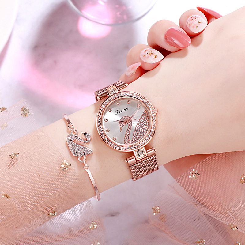 5PSC / SET Fashion Wild Swan Lady Bracelet Simple Watch Earring Necklace Rings for Women