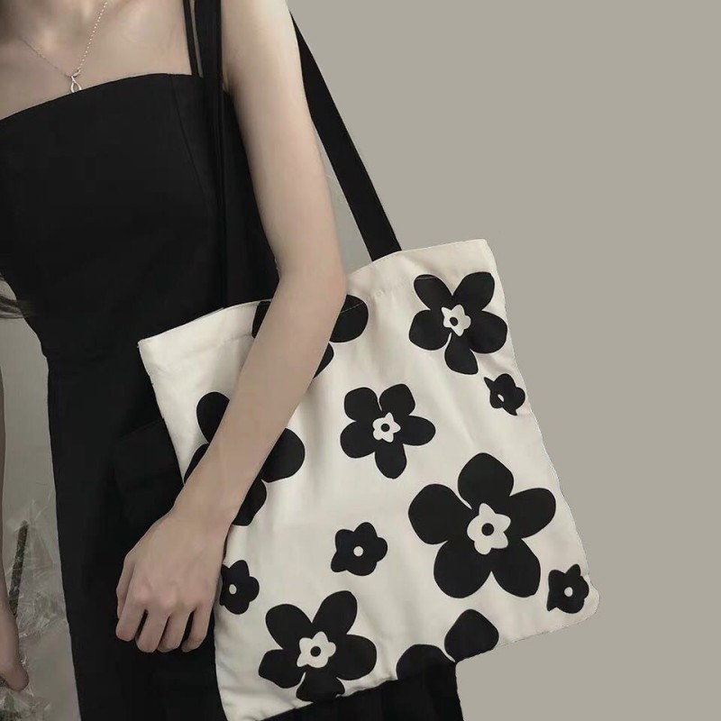 Canvas Tote Bags HandBags Black And White Hyunya Flower Female Student Fashion Versatile Shoulder Bag Shopping HandBags WhiteWhite