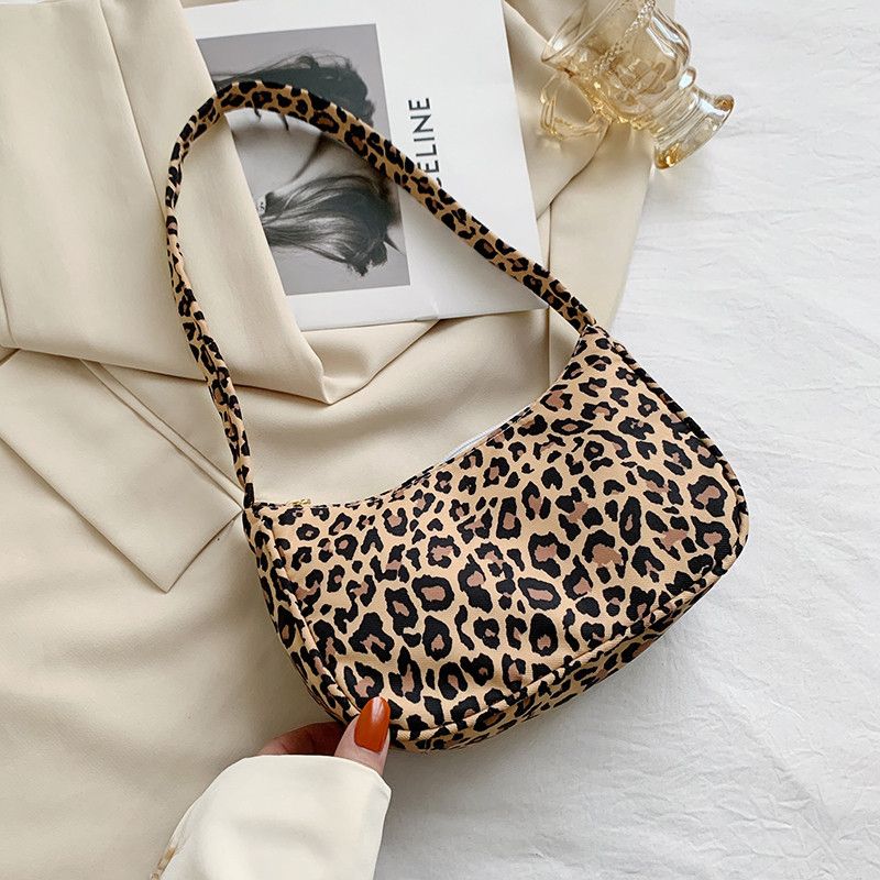 Nylon Fabric Material Exquisite Workmanship Soft And Comfortable Zipper Open And Close Shopping Commuter Shoulder Bags