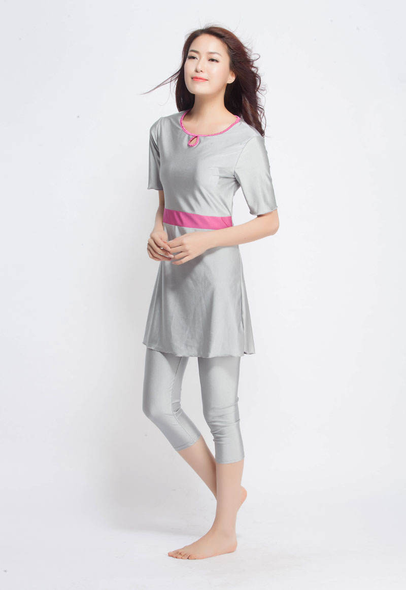 Women&apos;s Islamic Muslim swimsuit lady&apos;s a two-piece suit consists of jacket and pant woman&apos;s swimwear