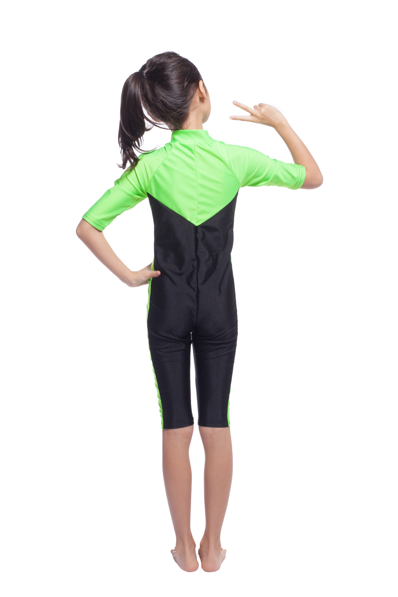 girl&apos;s Islamic Muslim conjoined swimsuit child&apos;s A one-piece suit consists of jacket and pant