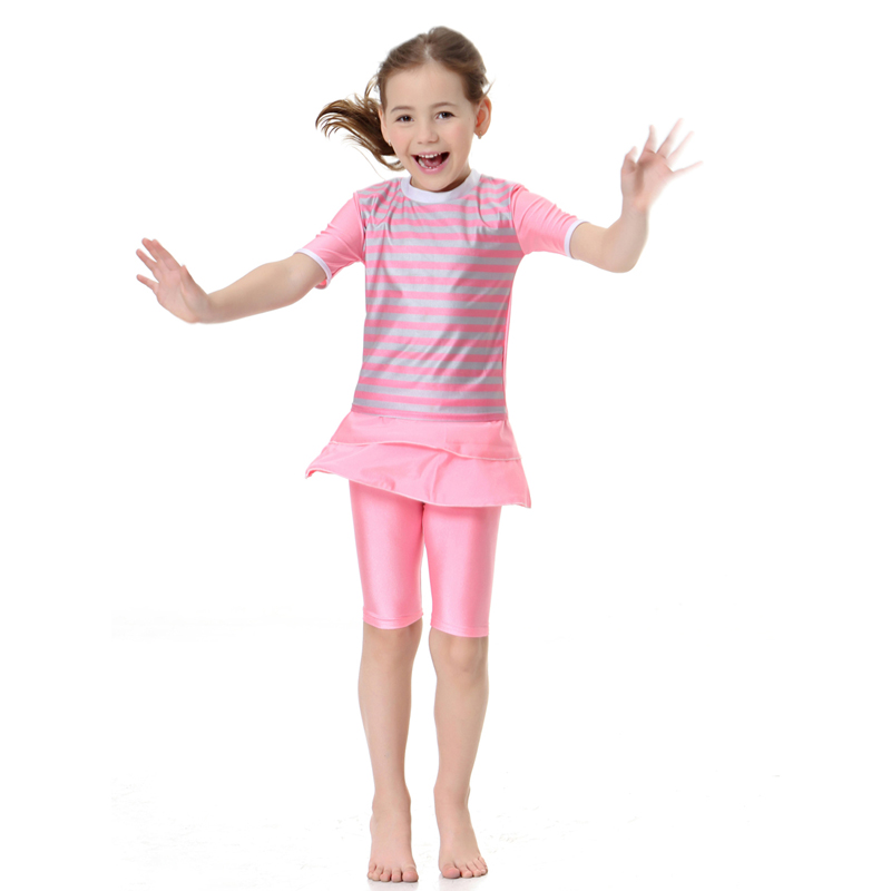 girl&apos;s Islamic clothing Muslim swimsuit child&apos;s a two-piece suit consists of jacket and pant