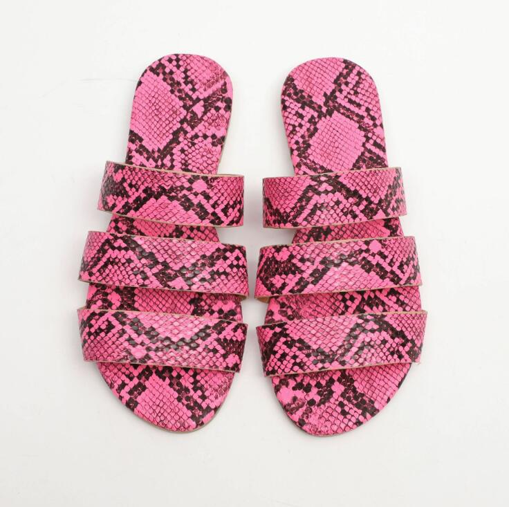 2020 new fashion flat low-heeled snake pattern slippers Flip-flops women's sandals beach slippers