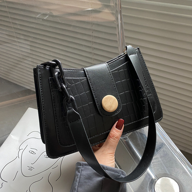 Crocodile Pattern Baguette Handbag for Women 2021 Candy Color Chain Ladies Small Shoulder Bags