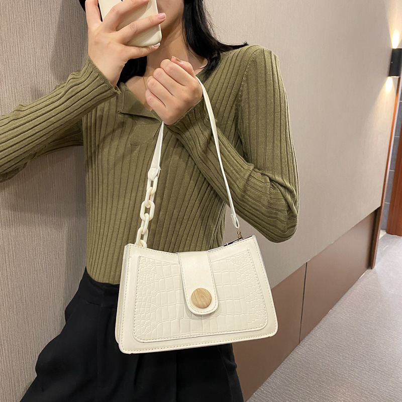 Crocodile Pattern Baguette Handbag for Women 2021 Candy Color Chain Ladies Small Shoulder Bags Fashion Design Leather Armpit Bag