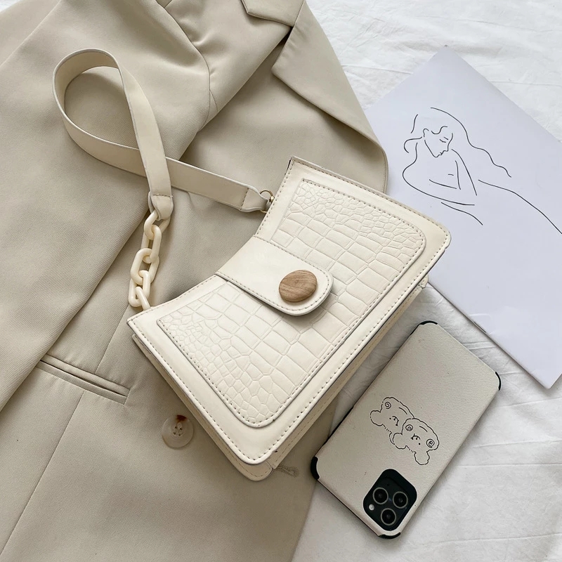 Crocodile Pattern Baguette Handbag for Women 2021 Candy Color Chain Ladies Small Shoulder Bags Fashion Design Leather Armpit Bag