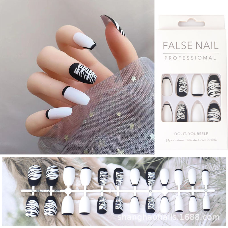 24PCS/set Fake Nails Nail Art Tips Press on False Tipsy with Glue Matte Stick Designs Clear Display Set Full Cover Artificial Detachable