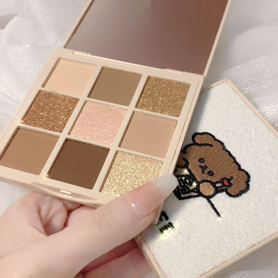 9 Colors VonGee Dog Eyeshadow Palette Animal Matte Shimmering Earth Color Eyeshadow Long-lasting Pallete Cosmetics Nude Makeup