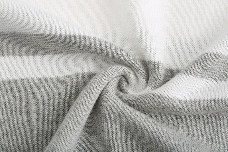 New Autumn Cotton Pullover V-neck Men's Sweaters Fashion Solid Color High Quality Slim Sweaters Pullover  T-shirts & Polos