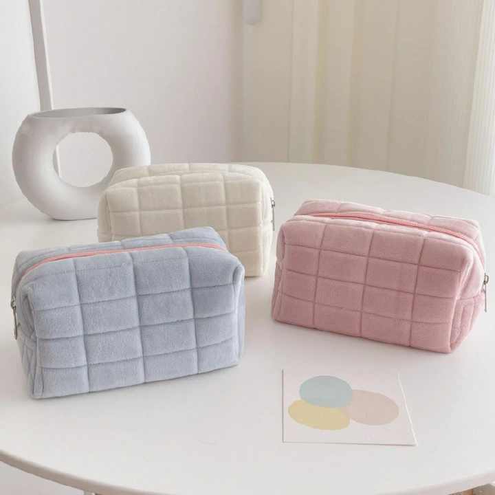 Cosmetic Storage Box Large Capacity Pink White Blue Plush Makeup Bag Pencil Case Cute Student Storage Bag Soft Multifunctional Cosmetic Bag Organizer