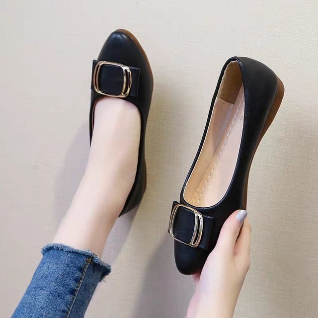 Summer new women&apos;s flat-bottomed shallow mouth casual lazy all-match single shoes