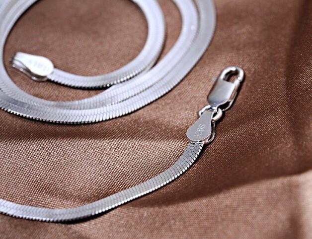 Silver plated temperament necklace for men and women fashion short clavicle flat snake bone chain