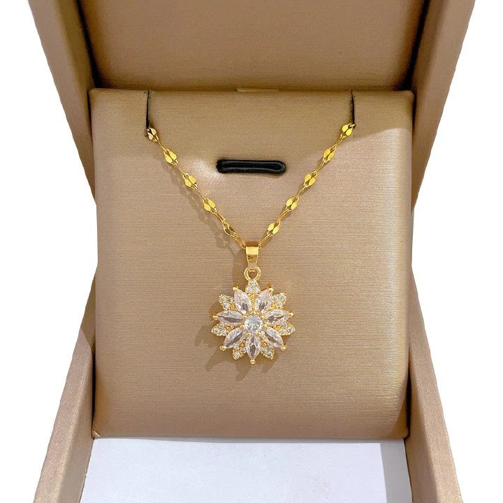 Romantic Sparkling Micro-set Zircon Light Luxury Flower Pendant Jewelry 18K Transparent Gold Necklace Clavicle Chain Pendant Necklaces Gold
