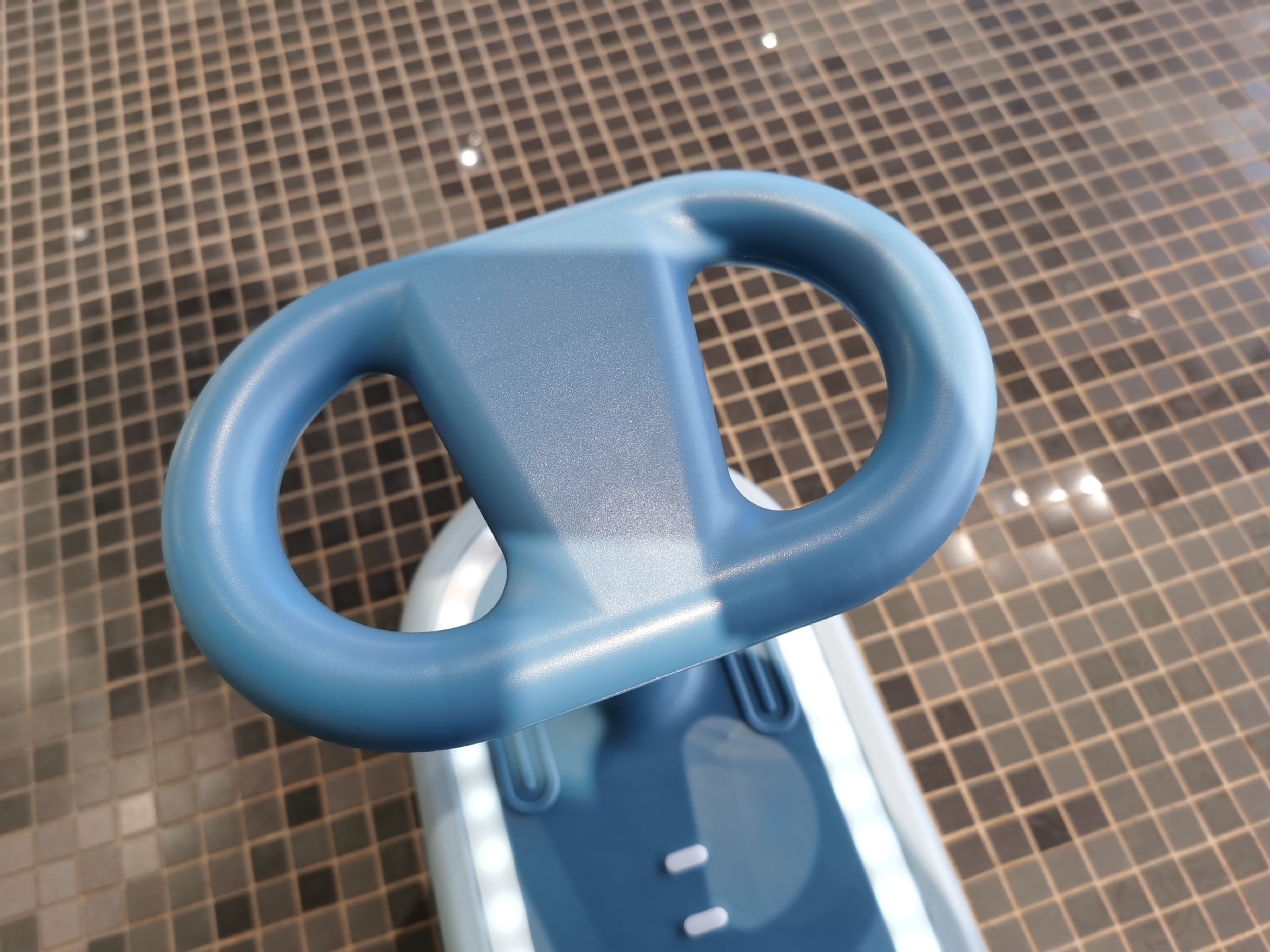 Children's twist car universal wheel boys and girls' swing car 1-3-4 year old sliding toy