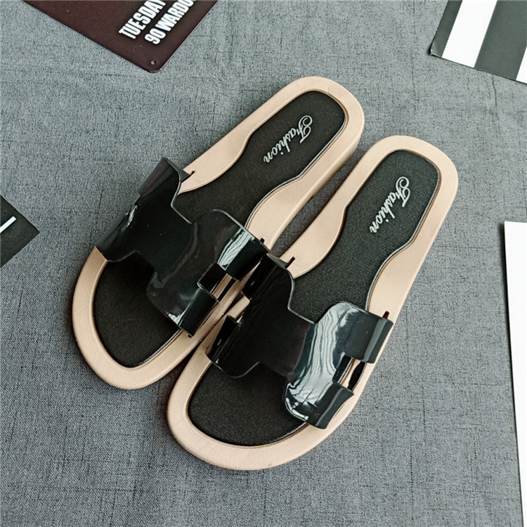 Ins sandals women's new summer fashion  transparent slipper with dots in Korean flat heels